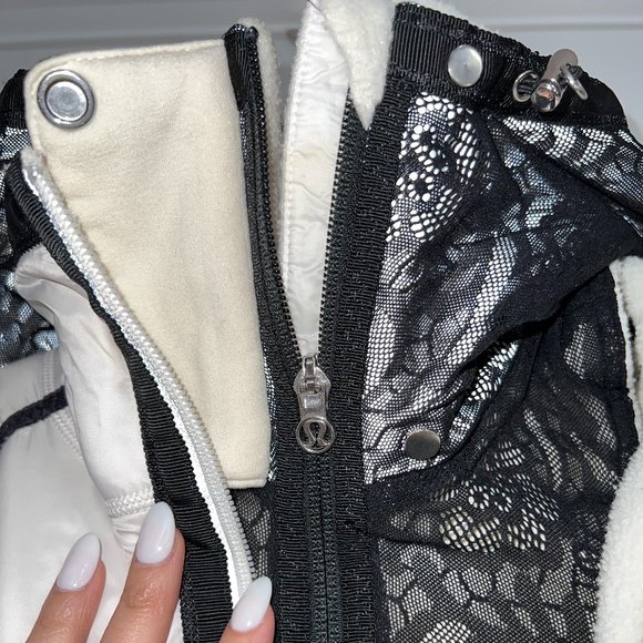 Vintage lululemon holiday collection Running Jacket - Picture 3 of 16